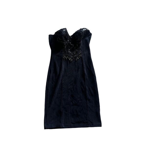 Dresses & Skirts - Vintage black lace short Bodycon dress